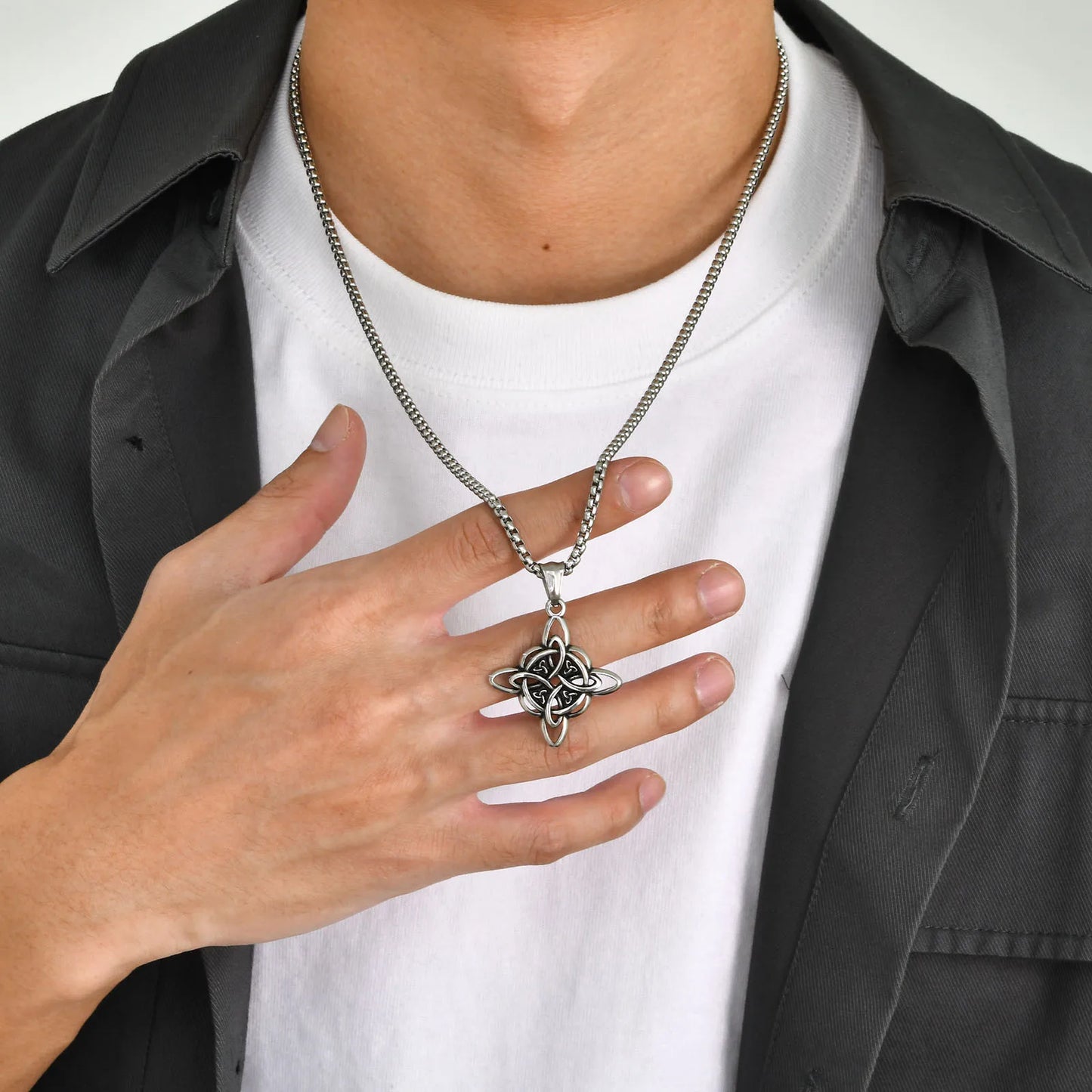 Pendentif "Nodus" – Le Gardien de l'Équilibre