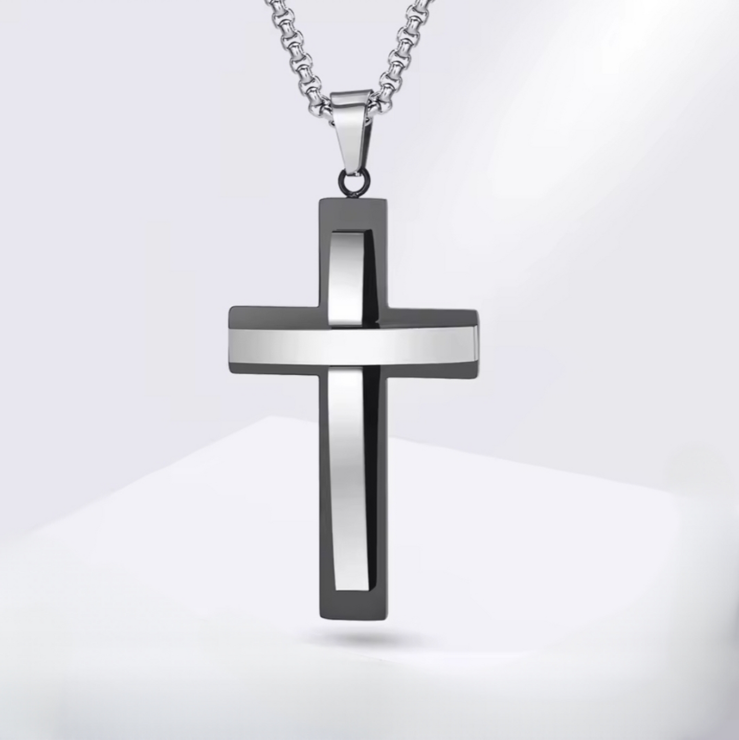 Dualis – Collier Croix Superposée en Acier