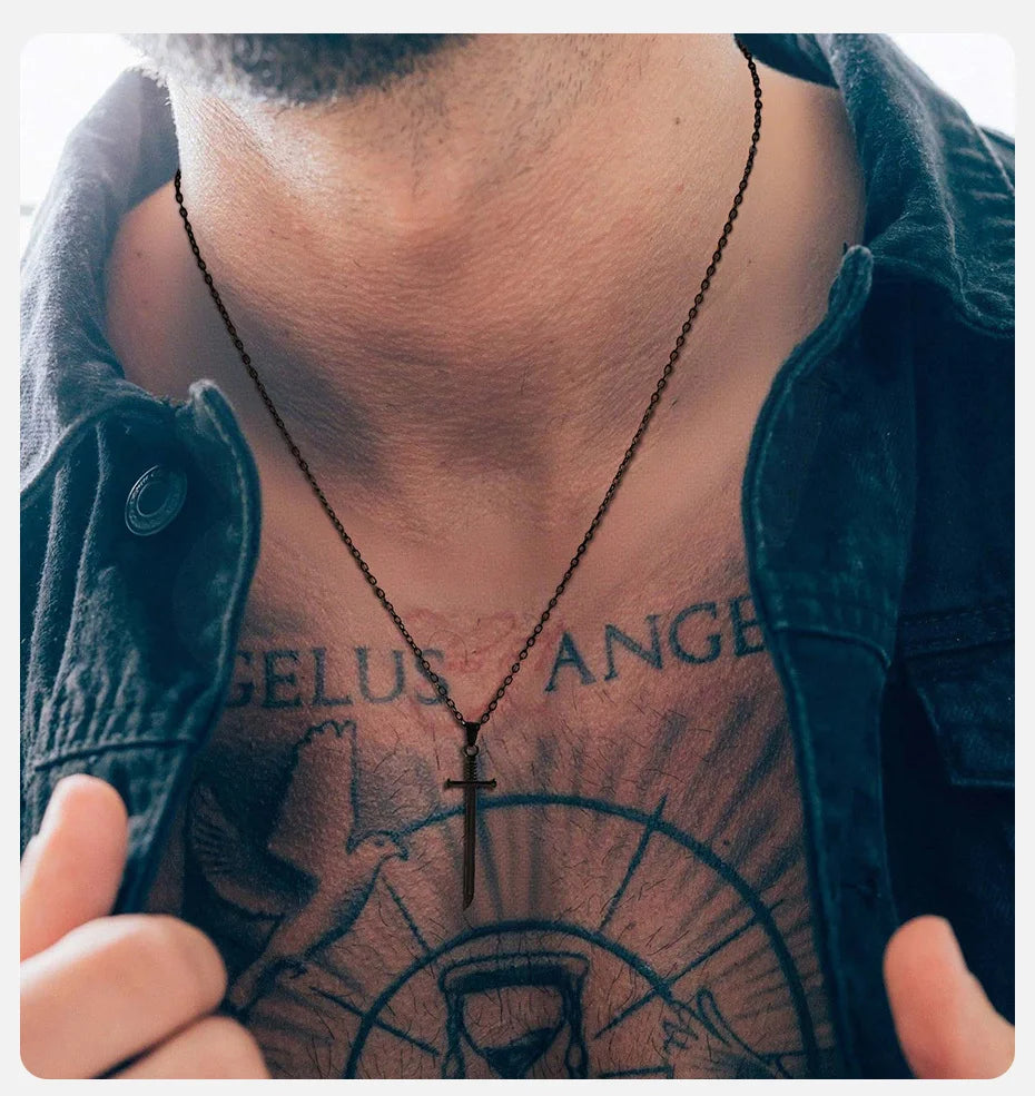 Pendentif "Gladius" – La Lame de la Persévérance