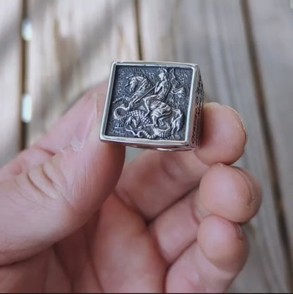 Chevalière "Invictus" – Le Sceau du Triomphe ( Stock limité ! / Notre chevalière la plus portée🔥 )