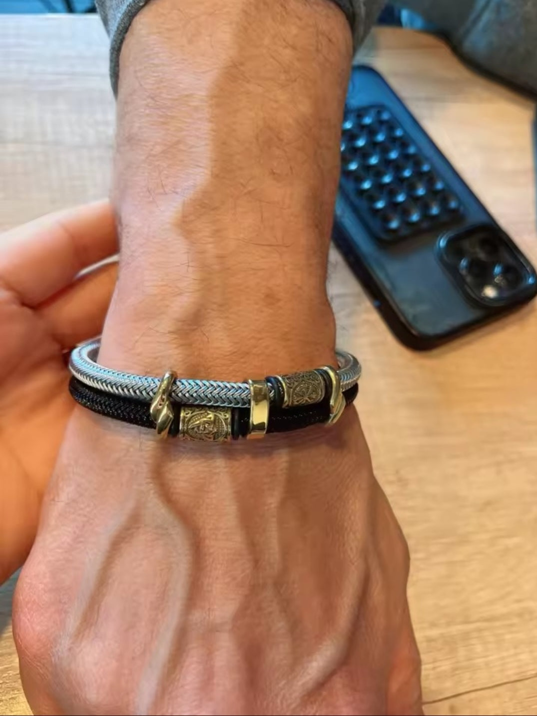 Bracelet "Saga" – Le Récit de la Force